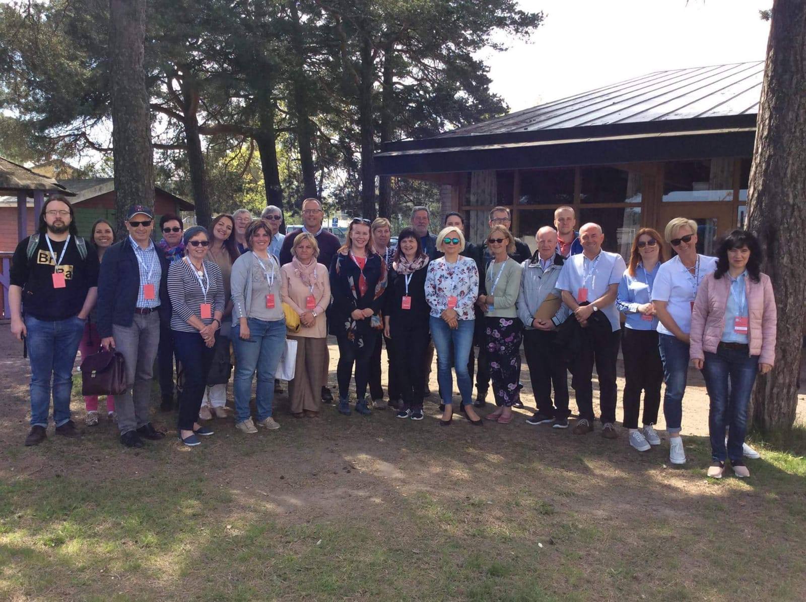 32468068 2096109010665794 851981263664316416 o