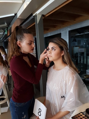 Lea Činić partecipa al concorso "Cosmetic News" ad Abazzia