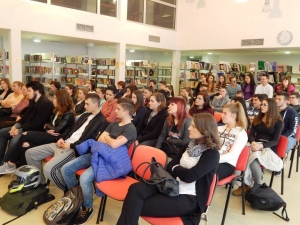 Incontri letterari offerti dall'Universit&agrave; popolare aperta della citt&agrave; di Rovigno ...LO SCRITTORE DI PASSAGGIO