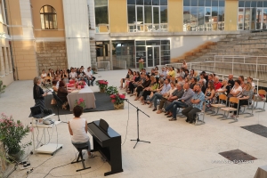 Conferimento delle pagelle e dei diplomi di licenza ai maturandi